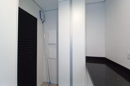 Casa de condomínio à venda com 300m², 4 quartos e 4 vagasLavanderia