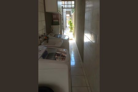 Casa à venda com 150m², 3 quartos e 4 vagas