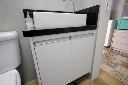 Casa à venda com 231m², 2 quartos e 2 vagasBanheiro de Serviço