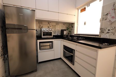 Casa à venda com 231m², 2 quartos e 2 vagasCozinha