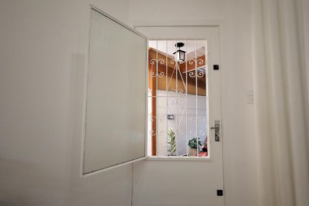 Casa à venda com 231m², 2 quartos e 2 vagasEntrada