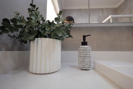 Casa à venda com 231m², 2 quartos e 2 vagasBanheiro