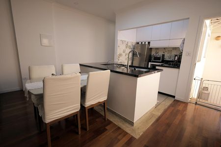 Casa à venda com 231m², 2 quartos e 2 vagasCozinha