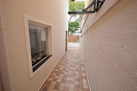 Casa à venda com 231m², 2 quartos e 2 vagasCorredor