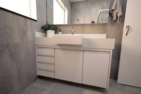 Casa à venda com 231m², 2 quartos e 2 vagasBanheiro