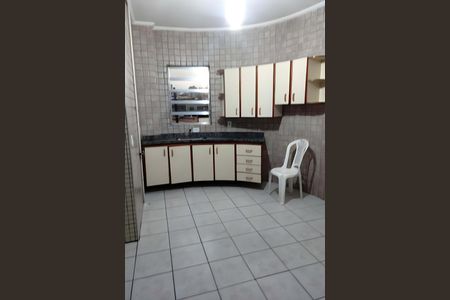 Casa à venda com 209m², 4 quartos e 4 vagas
