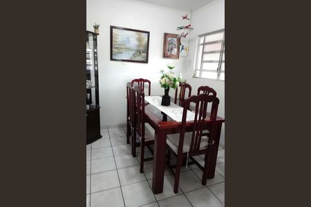 Casa à venda com 209m², 4 quartos e 4 vagas