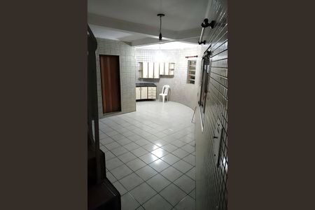 Casa à venda com 209m², 4 quartos e 4 vagas