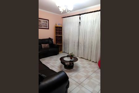 Casa à venda com 209m², 4 quartos e 4 vagas