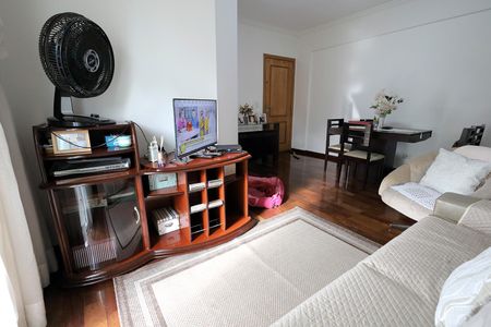 Apartamento à venda com 74m², 2 quartos e 1 vagaSala
