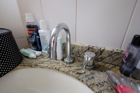 Apartamento à venda com 74m², 2 quartos e 1 vagaBanheiro da Suíte