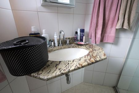 Apartamento à venda com 74m², 2 quartos e 1 vagaBanheiro da Suíte