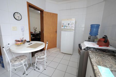 Apartamento à venda com 74m², 2 quartos e 1 vagaCozinha