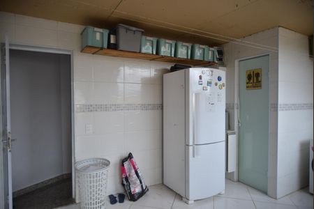 Apartamento à venda com 100m², 2 quartos e 1 vagaÁrea de Serviço