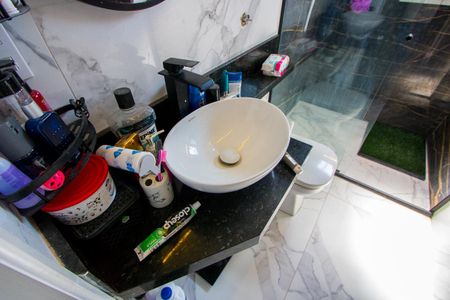 Casa à venda com 72m², 2 quartos e 3 vagasBanheiro da Suíte 2