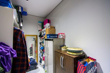 Casa à venda com 72m², 2 quartos e 3 vagasCloset Suíte 2