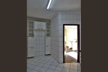 Casa à venda com 3 quartos, 260m² em Utinga, Santo André