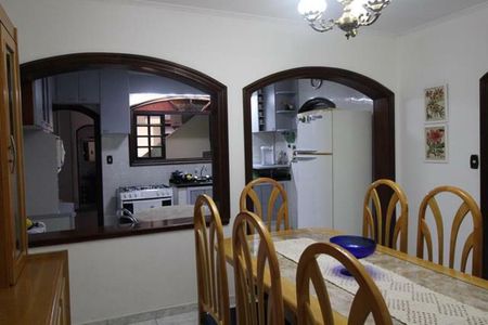 Casa à venda com 250m², 4 quartos e 3 vagas