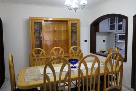 Casa à venda com 250m², 4 quartos e 3 vagas