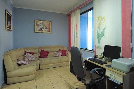 Casa à venda com 100m², 3 quartos e 2 vagas