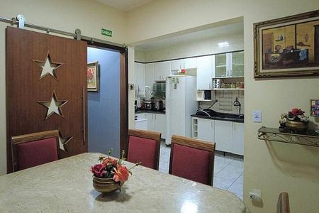 Casa à venda com 100m², 3 quartos e 2 vagas