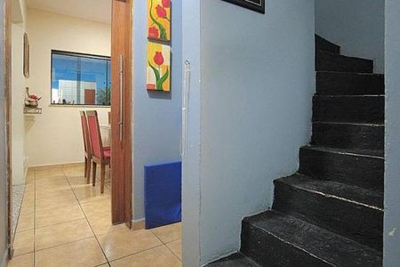 Casa à venda com 100m², 3 quartos e 2 vagas