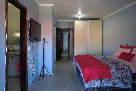 Casa à venda com 100m², 3 quartos e 2 vagas