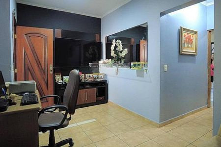 Casa à venda com 100m², 3 quartos e 2 vagas