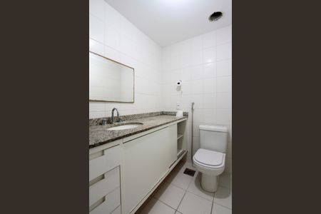 Apartamento para alugar com 208m², 3 quartos e 3 vagas Apartamento para alugar com 208m², 3 quartos e 3 vagasBanheiro da suíte