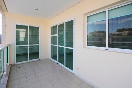Apartamento para alugar com 208m², 3 quartos e 3 vagas Apartamento para alugar com 208m², 3 quartos e 3 vagasVaranda