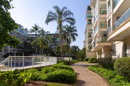 Apartamento para alugar com 208m², 3 quartos e 3 vagas Apartamento para alugar com 208m², 3 quartos e 3 vagasÁrea verde