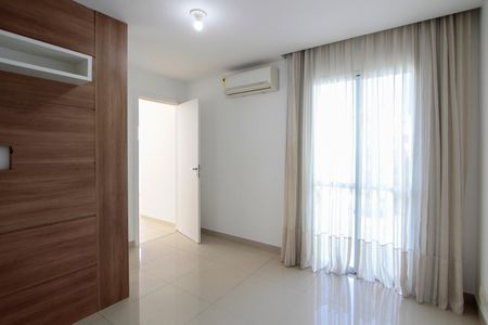 Apartamento para alugar com 208m², 3 quartos e 3 vagas Apartamento para alugar com 208m², 3 quartos e 3 vagasSuíte máster