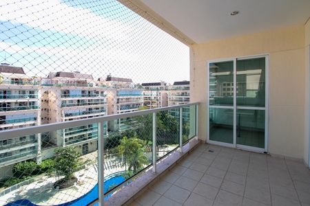 Apartamento para alugar com 208m², 3 quartos e 3 vagas Apartamento para alugar com 208m², 3 quartos e 3 vagasVaranda