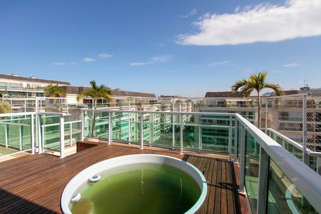 Apartamento para alugar com 208m², 3 quartos e 3 vagas Apartamento para alugar com 208m², 3 quartos e 3 vagasTerraço