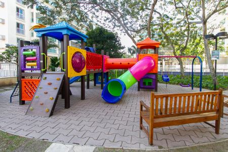 Apartamento para alugar com 208m², 3 quartos e 3 vagas Apartamento para alugar com 208m², 3 quartos e 3 vagasÁrea comum - Playground