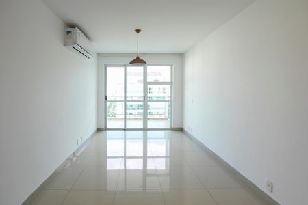 Apartamento para alugar com 208m², 3 quartos e 3 vagas Apartamento para alugar com 208m², 3 quartos e 3 vagasSala