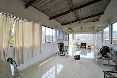 Casa à venda com 164m², 3 quartos e 2 vagas