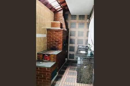 Casa à venda com 124m², 3 quartos e 4 vagas