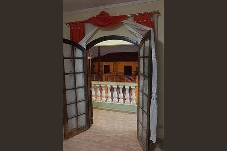 Casa à venda com 124m², 3 quartos e 4 vagas