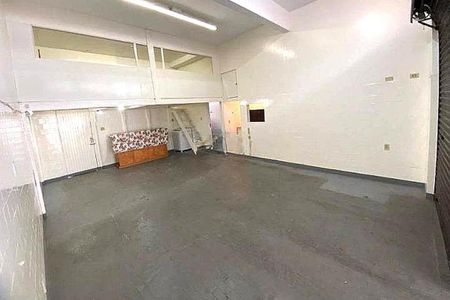 Casa à venda com 240m², 4 quartos e 2 vagas