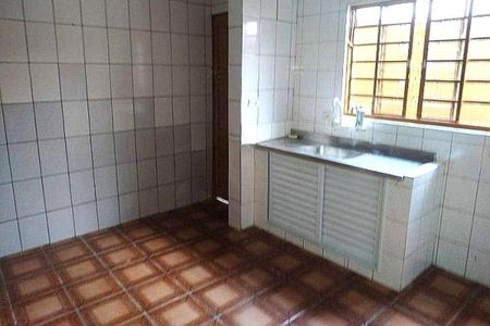 Casa à venda com 240m², 4 quartos e 2 vagas