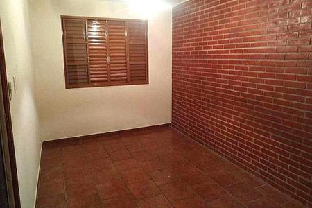 Casa à venda com 240m², 4 quartos e 2 vagas