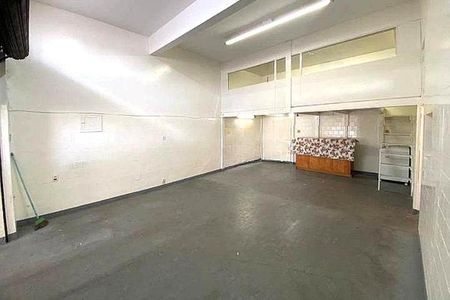 Casa à venda com 240m², 4 quartos e 2 vagas