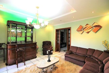 Casa à venda com 150m², 4 quartos e 4 vagas