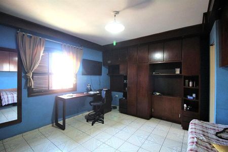 Casa à venda com 150m², 4 quartos e 4 vagas