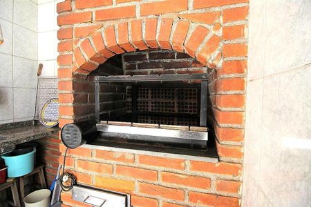 Casa à venda com 150m², 4 quartos e 4 vagas