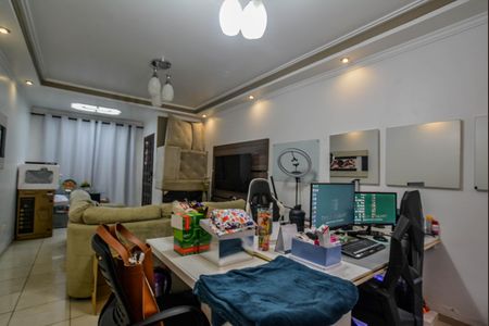 Casa à venda com 150m², 3 quartos e 2 vagasSala