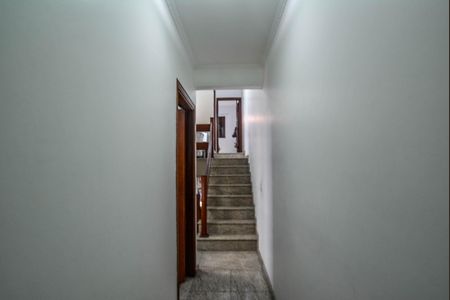 Casa à venda com 150m², 3 quartos e 2 vagasCorredor