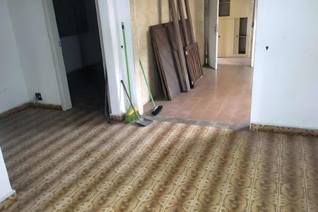 Casa à venda com 196m², 2 quartos e 4 vagas