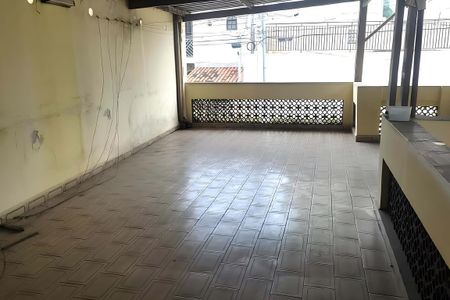 Casa à venda com 196m², 2 quartos e 4 vagas